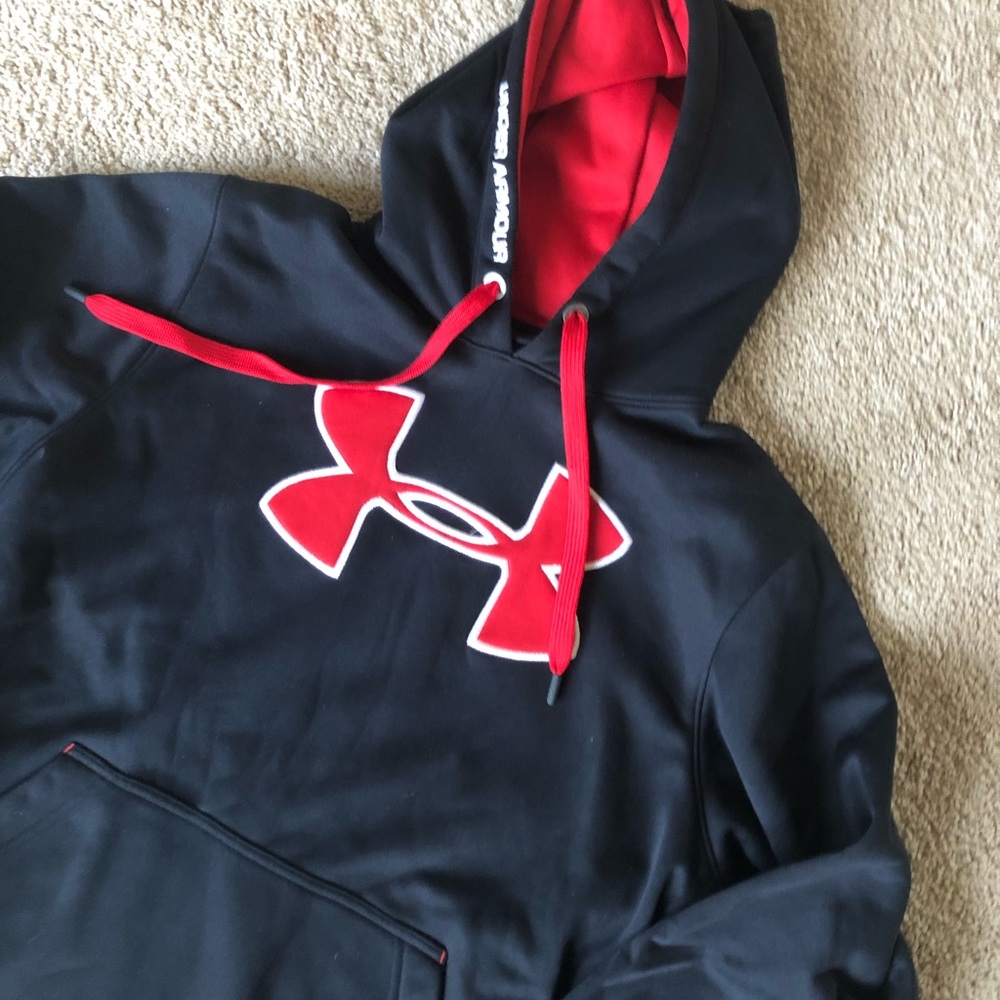 Under Armour like new size medium mens pullover hoodie